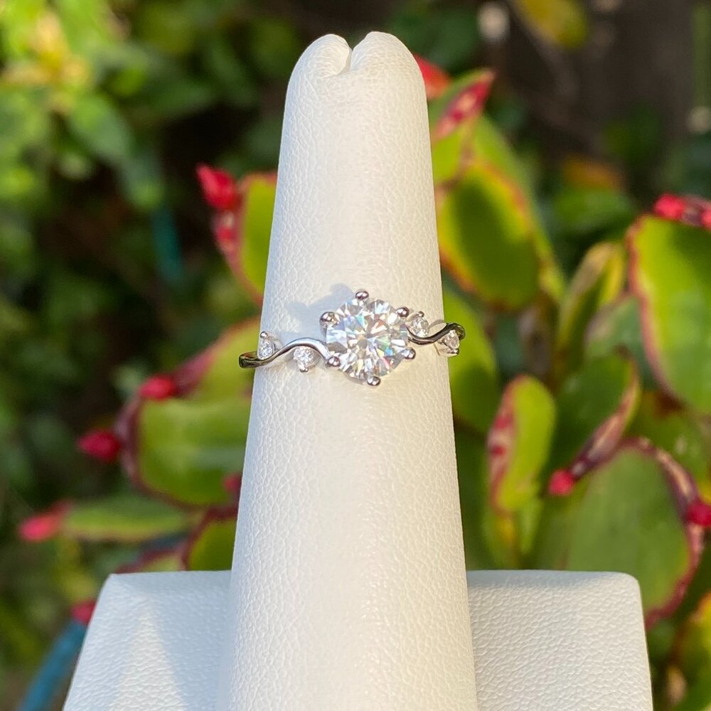 ✨ Gorgeous 1ct Moissanite Ring ✨